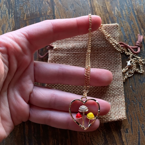 Brand New Gold Mushroom Necklace Gift for Girlfriend Gift for Daughter Boho Gift - Picture 3 of 3